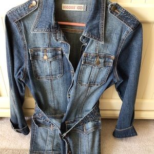 Women’s  belted Denim Jacket
